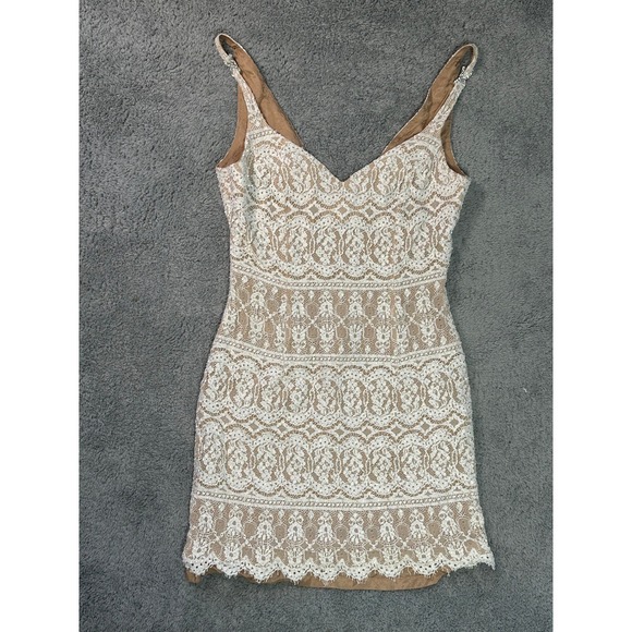 Cache Dresses & Skirts - Cache Y2K vintage ivory white lace & bead Mini Dress nude sz 6 homecoming